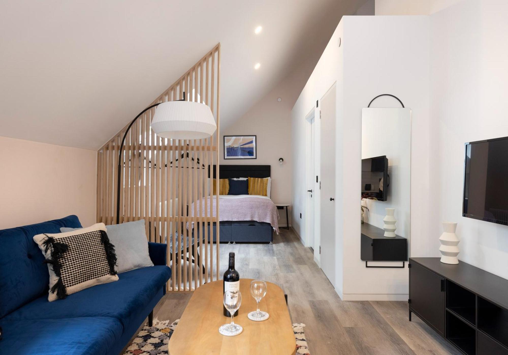 Charming Studios Near Holyrood Park & Calton Hill Edinburgh Ruang foto