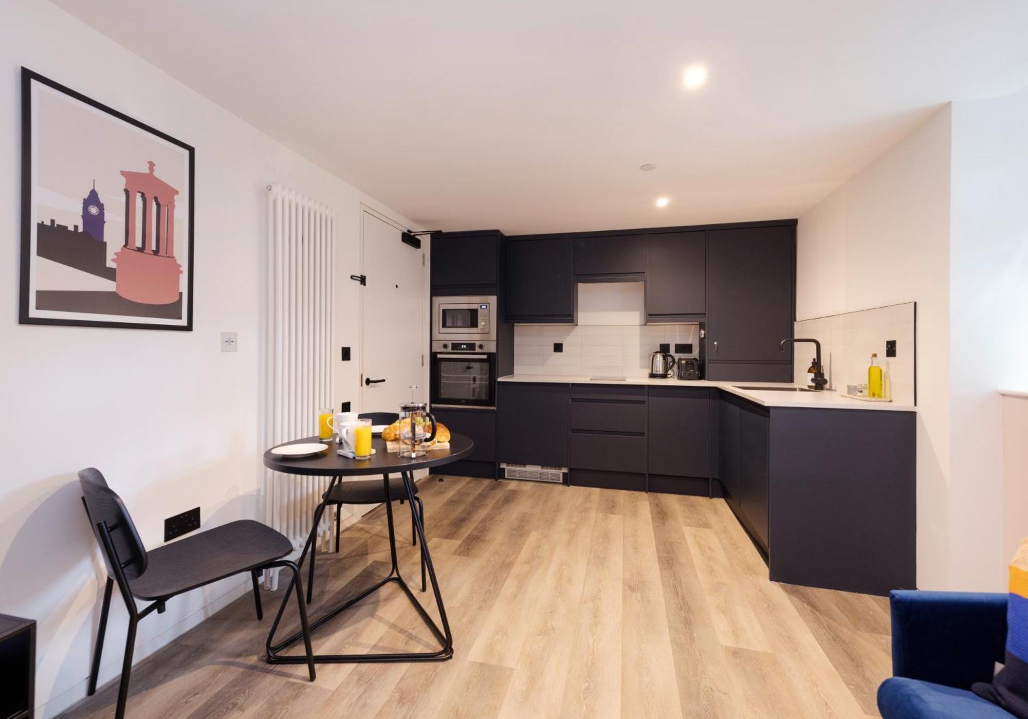 Charming Studios Near Holyrood Park & Calton Hill Edinburgh Ruang foto
