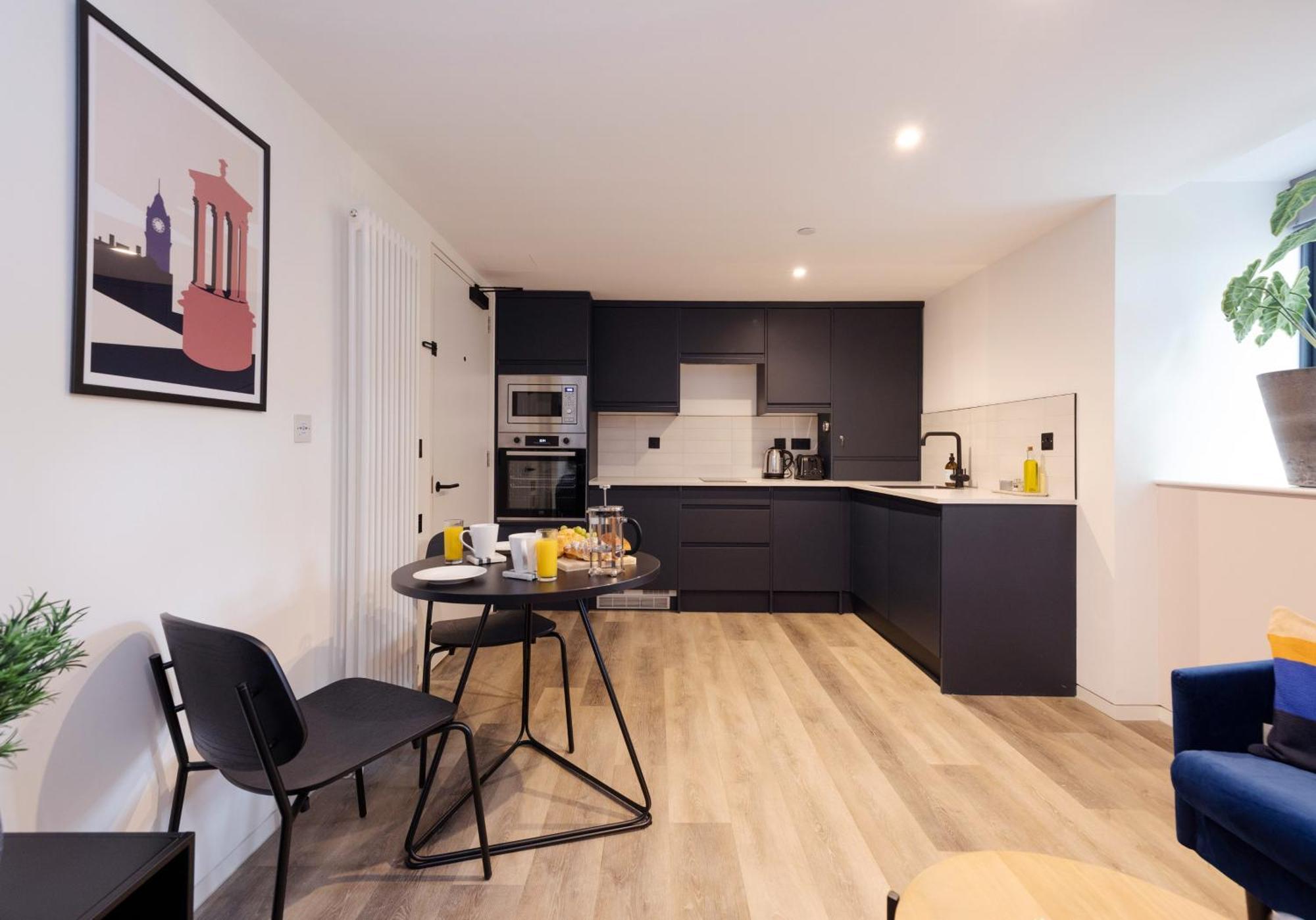 Charming Studios Near Holyrood Park & Calton Hill Edinburgh Ruang foto