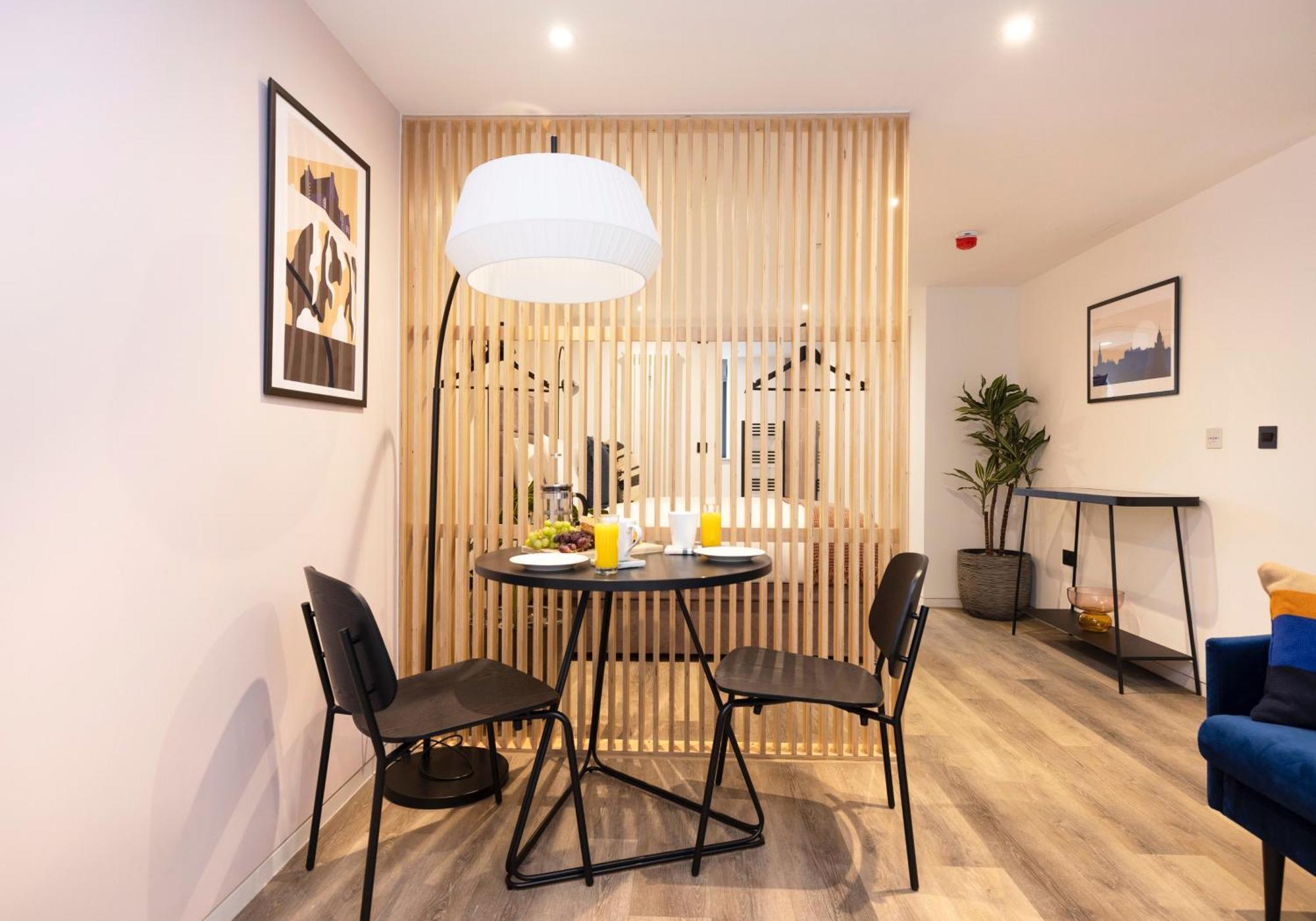 Charming Studios Near Holyrood Park & Calton Hill Edinburgh Ruang foto